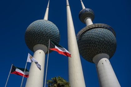 الكويت تعلن التصدي لهجمات صاروخية وطائرات مسيرة معادية