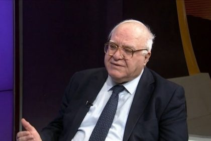 الحكومة تعلن اتخاذ إجراءات للمحافظة على القوة الشرائية للدينار وكبح التضخم