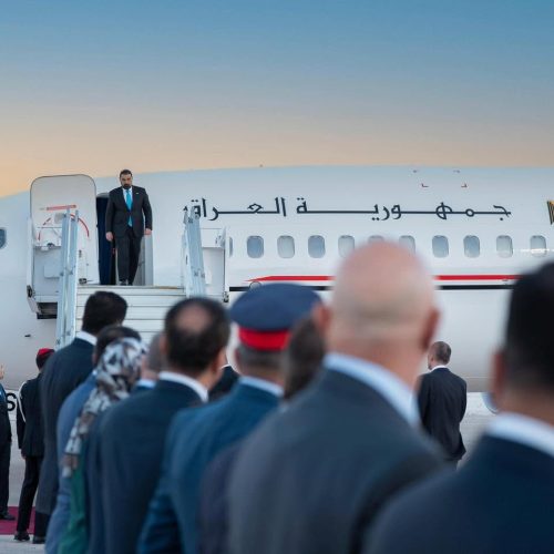 رئيس مجلس النواب هيبت الحلبوسي يصل إلى الأردن في زيارة رسمية