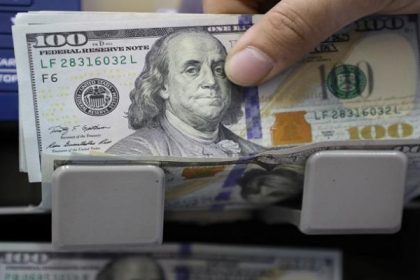 ارتفاع سعر الصرف في الأسواق المحلية: 154000 دينار مقابل كل 100 دولار