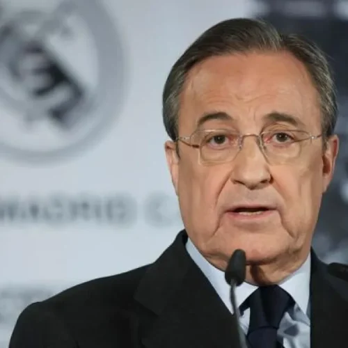 بيريز يدلي بصوته في أول صراع انتخابي مدريدي منذ 20 عامًا