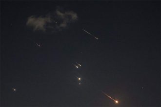 ‏الجيش الإسرائيلي: أنظمة الدفاع تعمل على اعتراض صواريخ إيرانية