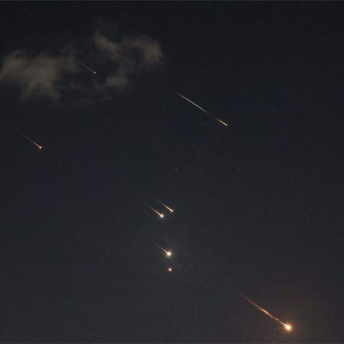 ‏الجيش الإسرائيلي: أنظمة الدفاع تعمل على اعتراض صواريخ إيرانية