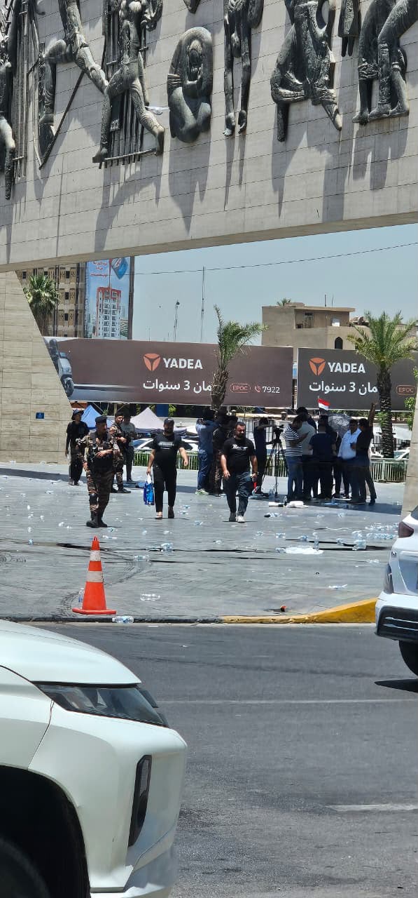مصدر: حالة كر وفر بين متظاهرين من الفلاحين وقوات حفظ القانون على جسر الجمهورية وسط بغداد
