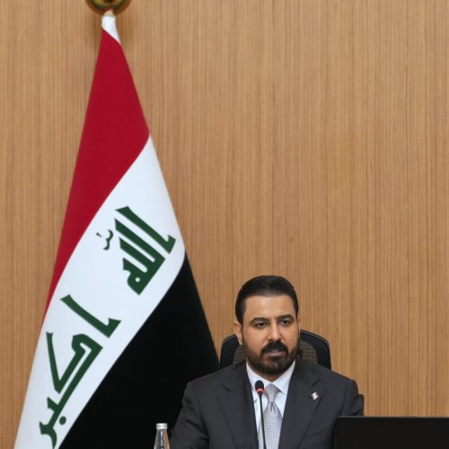 الزيدي يوجه الوزراء والمحافظين المعنيين بزيارة المصابين وأسر ضحايا الحادث المروري في ذي قار