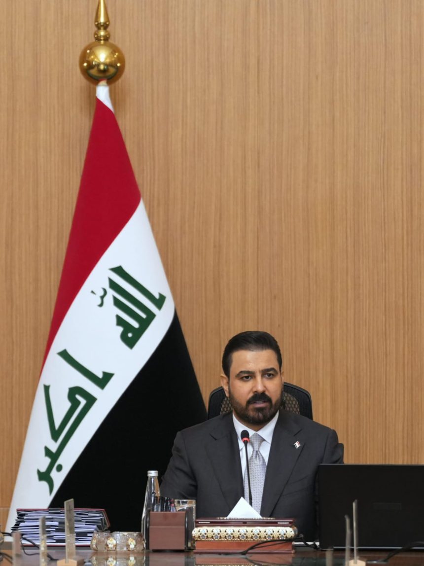 الزيدي يوجه الوزراء والمحافظين المعنيين بزيارة المصابين وأسر ضحايا الحادث المروري في ذي قار