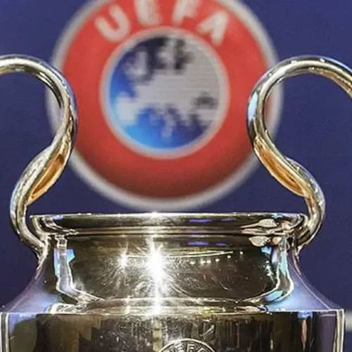 صاعقة.. ريال مدريد يطالب يويفا بتجريد برشلونة من ألقابه الأوروبية