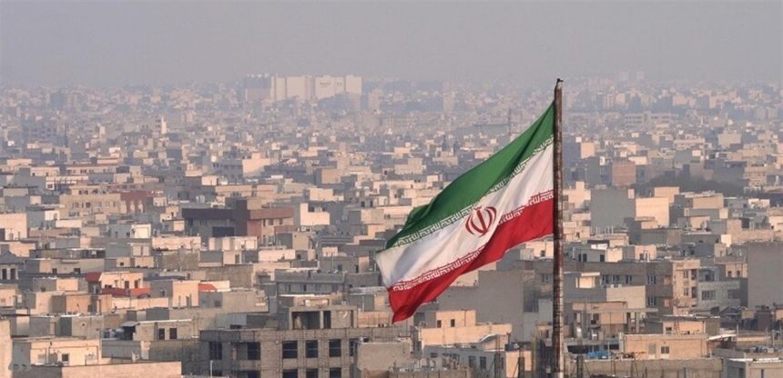 مفاوضون قطريون يزورون طهران وسط التصعيد الأمريكي الإيراني