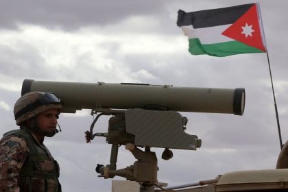 ‏الجيش الأردني: أسقطنا 20 صاروخا أطلقوا من إيران فجر اليوم باتجاه منطقة الأزرق