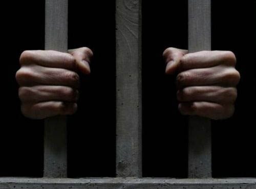 النزاهة: السجن 3 سنوات لمدير عام سابق بوزارة التجارة لإيداع أموال خلافاً للقانون بمصرف أهلي