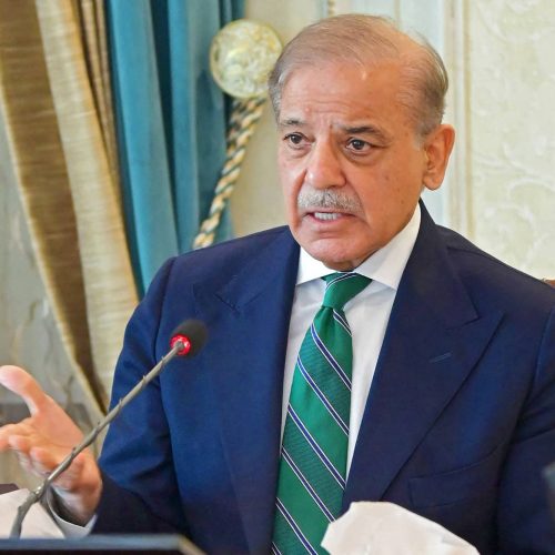 رئيس الوزراء الباكستاني: أصبحنا أقرب إلى اتفاق السلام ومن المرجح إتمامه خلال 24 ساعة