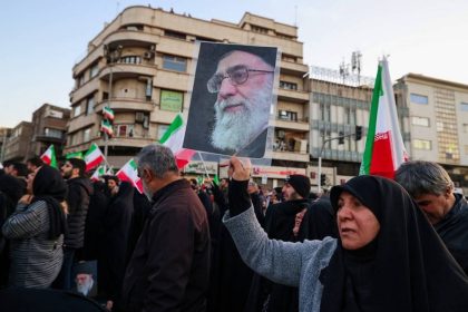 إيران تعلن تفاصيل جنازة مرشدها السابق.. مراسم تمتد من طهران إلى مشهد حتى 9 تموز