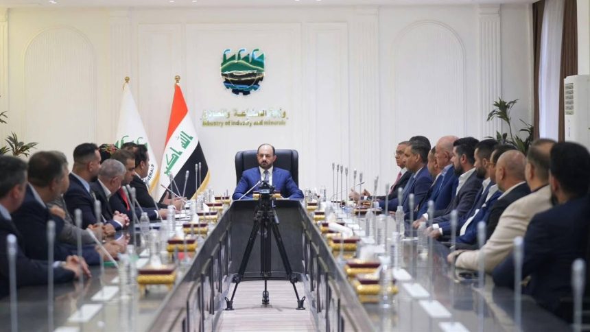 وزير الصناعة يؤكد الحرص على دعم الصناعات الإستراتيجية وفي مقدِّمتها الحديد