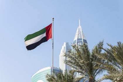 الخارجية الإماراتية: نؤكد أهمية تغليب الحوار والالتزام بالقانون الدولي بما يعزز الأمن في المنطقة