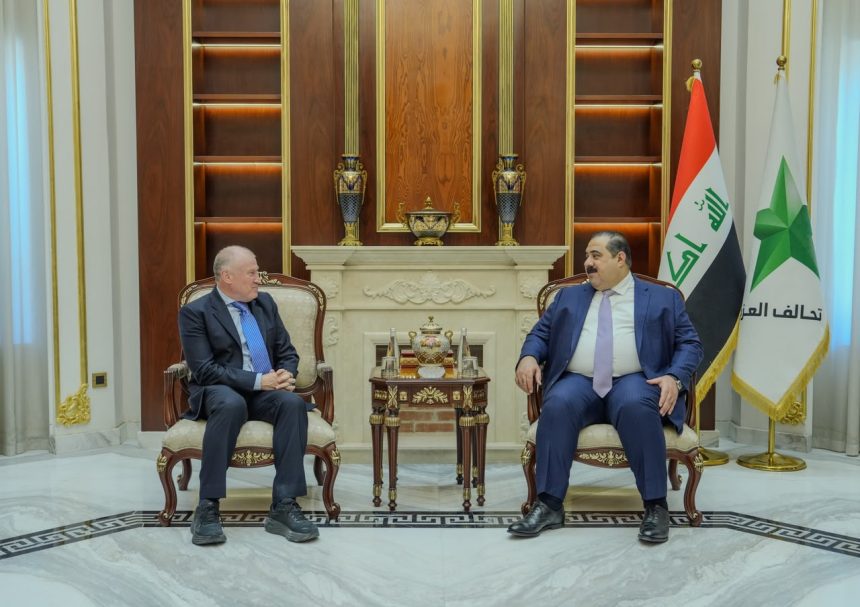 السامرائي يبحث مع السفير الأسترالي العلاقات الثنائية وتعزيز التعاون بين البلدين