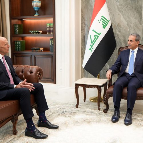 المبعوث الأمريكي توم باراك يشيد بدور القضاء في اكمال الاستحقاقات الدستورية