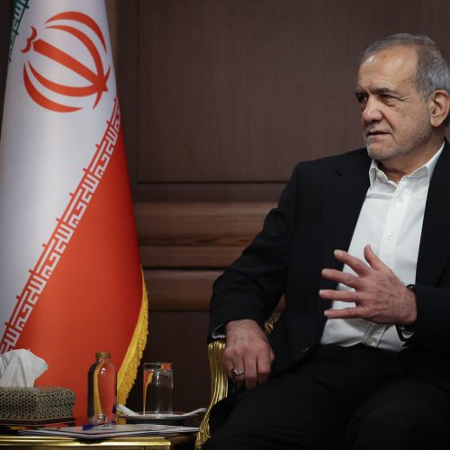 الرئيس الإيراني: ما تم التفاهم عليه مع واشنطن يعد خطوة مهمة لوقف الحرب وبدء المفاوضات