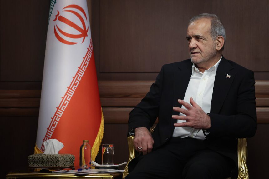الرئيس الإيراني: ما تم التفاهم عليه مع واشنطن يعد خطوة مهمة لوقف الحرب وبدء المفاوضات