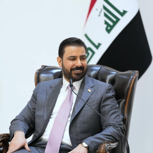 يبدأ في الـ10 صباحًا.. الزيدي يوجه بتعديل ساعات الدوام الرسمي ليوم غدٍ الأربعاء