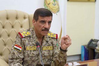 رئيس أركان الجيش يوجّه بترقية الضباط من رتبة ملازم إلى مقدم