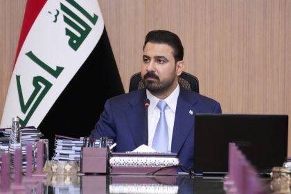 الزيدي يوجّه بتوحيد الأعلام العراقية في المؤسسات الرسميّة