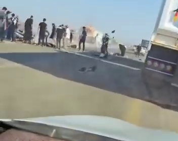 بالفيديو.. مصرع 4 أشخاص من عائلة واحدة بحادث سير على طريق المجر في ميسان