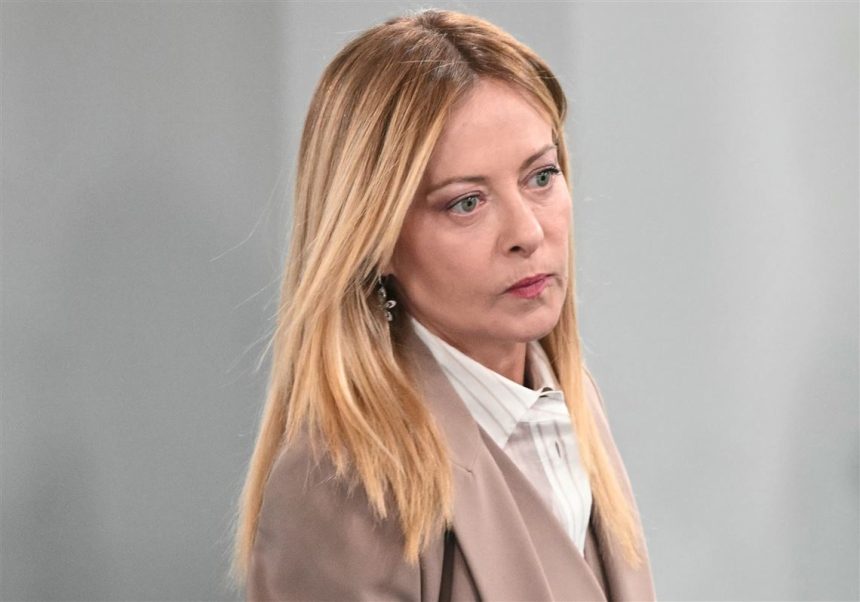 أزمة دبلوماسية جديدة.. ميلوني تفتح النار على ترامب بعد تصريحاته المثيرة: "إيطاليا لا تتوسل أبدًا"