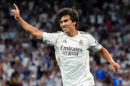 تحول مفاجئ.. مورينيو يتدخل ويوقف رحيل جونزالو جارسيا عن ريال مدريد