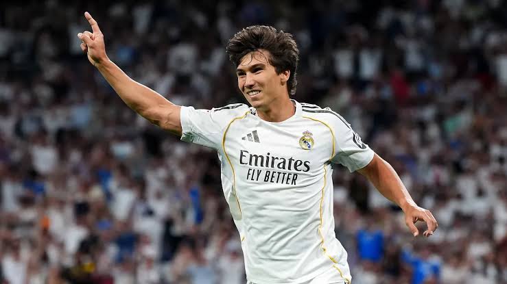تحول مفاجئ.. مورينيو يتدخل ويوقف رحيل جونزالو جارسيا عن ريال مدريد