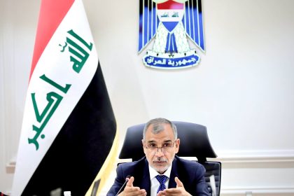 وزير المالية يوجه بمنح العلاوات والترفيعات المستحقة لموظفي الدولة