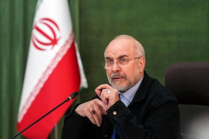 رئيس البرلمان الإيراني: لا نعير التهديدات الأمريكية أهمية