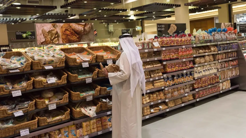 رويترز: أسواق الخليج تتراجع مع تصاعد التوترات المرتبطة بمضيق هرمز