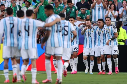 الأرجنتين تتغلب على النمسا بثنائية وتتأهل إلى الدور 32 في المونديال
