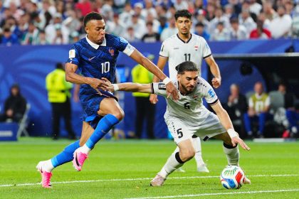 المنتخب الوطني العراقي يخسر امام نظيره الفرنسي بثلاثية في كأس العالم