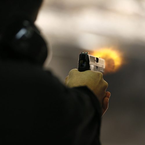 ادعى أن الحادث "غسل عار".. شخص يطلق النار على زوجته وأبن عمها ويصيبهما جنوبي بغداد