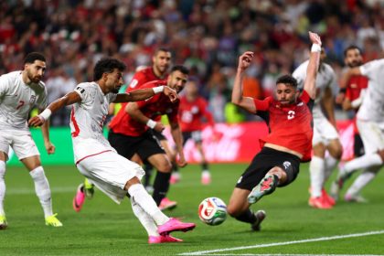 مصر تتعادل مع إيران بهدف لمثله وتحسم تأهلها للدور الثاني من المونديال