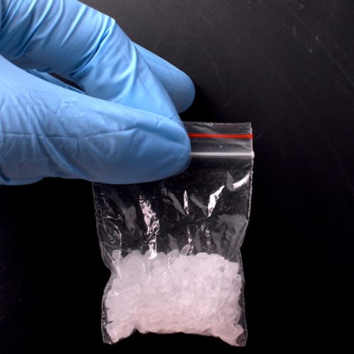 شؤون المخدرات: تشكيل لجنة تحقيقية بوفاة موقوف داخل المستشفى بعد ابتلاعه 40 غرامًا مادة الكرستال في النجف