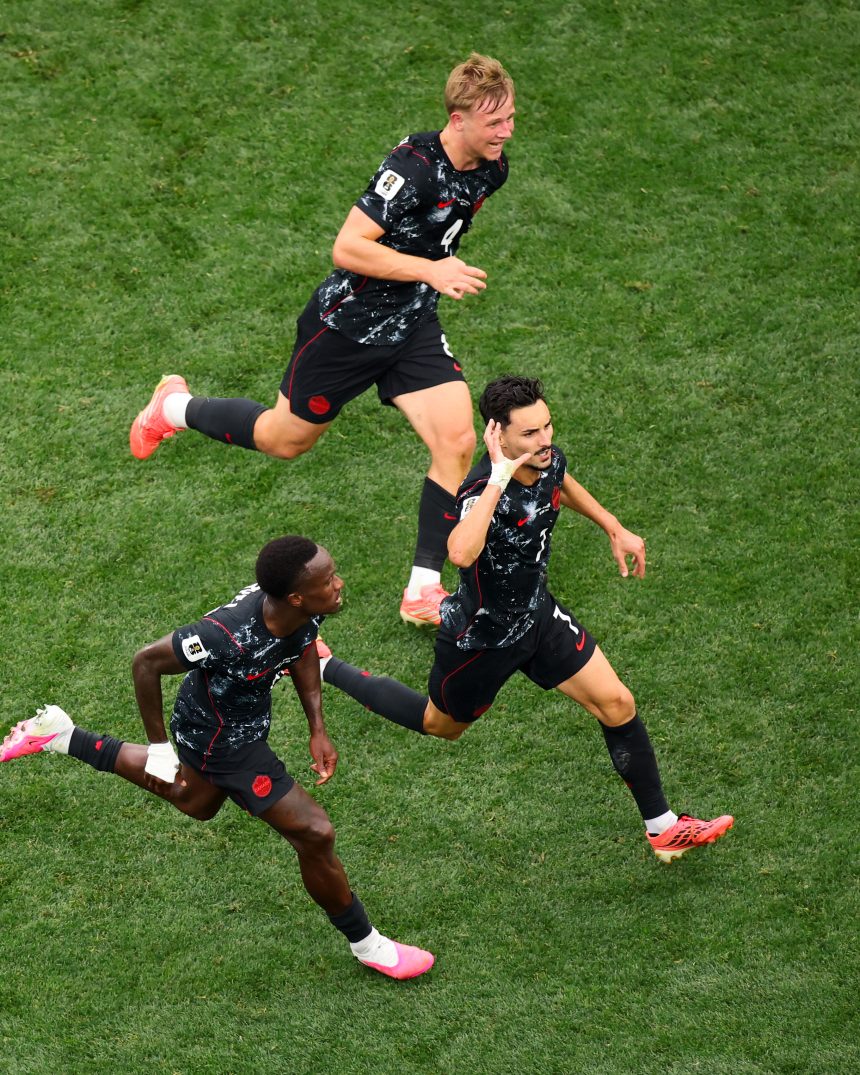 كندا تتغلب على جنوب افريقيا وتتأهل لدور الـ16 في كأس العالم
