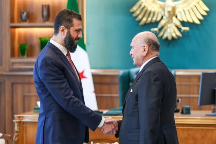 وزير الخارجية يبحث مع الرئيس السوري في دمشق تعزيز العلاقات الثنائية والتنسيق المشترك