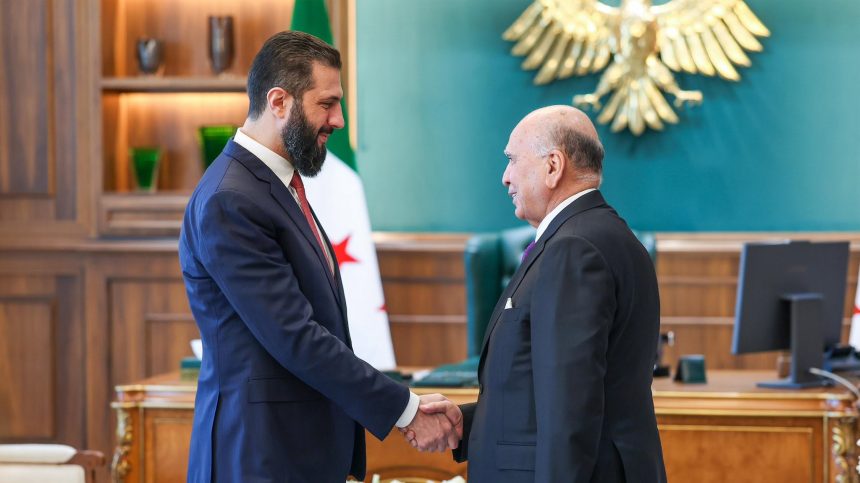 وزير الخارجية يبحث مع الرئيس السوري في دمشق تعزيز العلاقات الثنائية والتنسيق المشترك