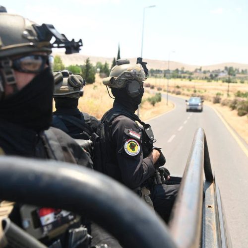 جهاز مكافحة الإرهاب يلقي القبض على 3 ارهابيين ويفتش عدة اوكار في مناطق متفرقة