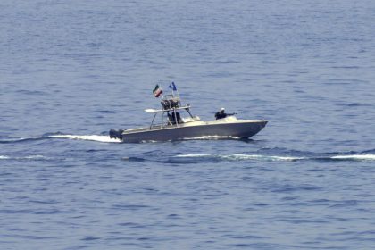 "رويترز": طهران تصر على الاحتفاظ بالسيطرة على مضيق هرمز