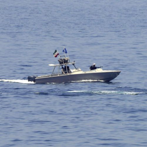 "رويترز": طهران تصر على الاحتفاظ بالسيطرة على مضيق هرمز