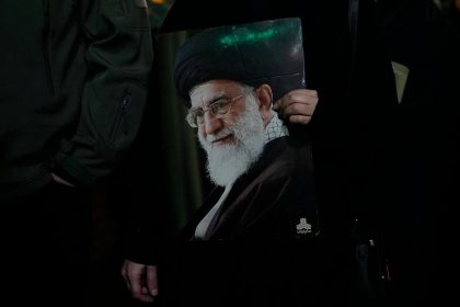 خلية الإعلام الأمني: لا حظر للتجوال أثناء مراسيم تشييع السيد الخامنئي في العراق