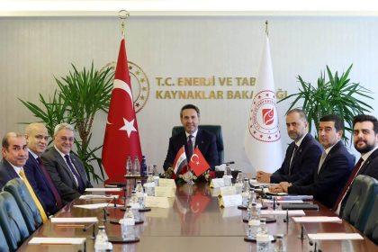 العراق وتركيا يتفقان على توقيع بروتوكول يضمن استمرار صادرات النفط تمهيدا لإبرام اتفاقية جديدة