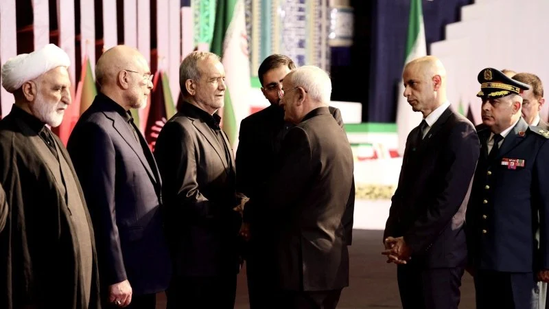 وزير الدفاع اللبناني يصل إلى طهران للمشاركة في مراسم تأبين المرشد الإيراني السابق