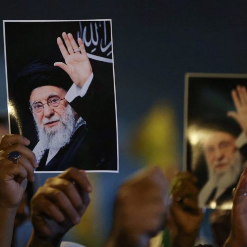 مجلس واسط يعطل الدوام الرسمي يوم الأربعاء المقبل بمناسبة تشييع المرشد الإيراني السابق
