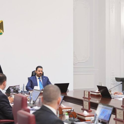 الزيدي يوجه باستكمال إجراءات اصدار إجازة العمل عند منح تأشيرة الدخول للعمالة الأجنبية
