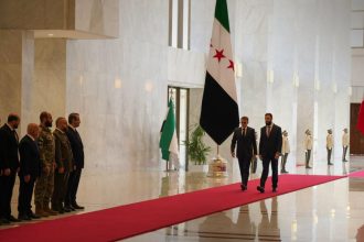 الإليزيه: ماكرون لم يسمع أي انفجارات أثناء توجهه للقاء الشرع في قصر الشعب بدمشق