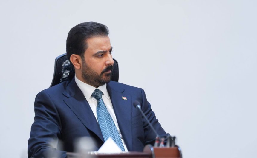 الزيدي يوجه بتعطيل الدوام الرسمي ليوم غد الأربعاء تزامناً مع مراسم تشييع المرشد الإيراني السابق